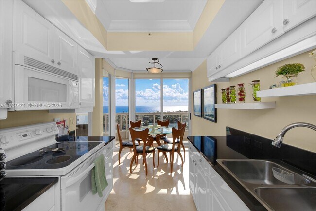 Building Photo - 21055 Yacht Club Dr