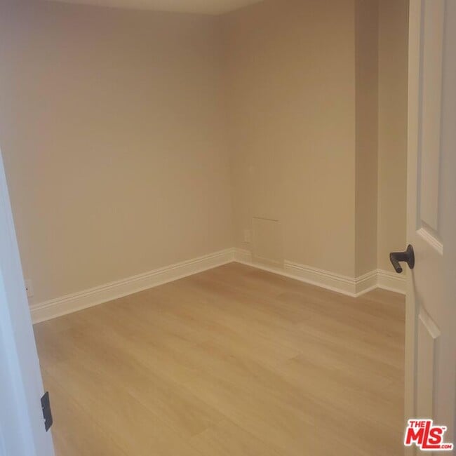 Building Photo - 42100 Parado Del Sol Dr