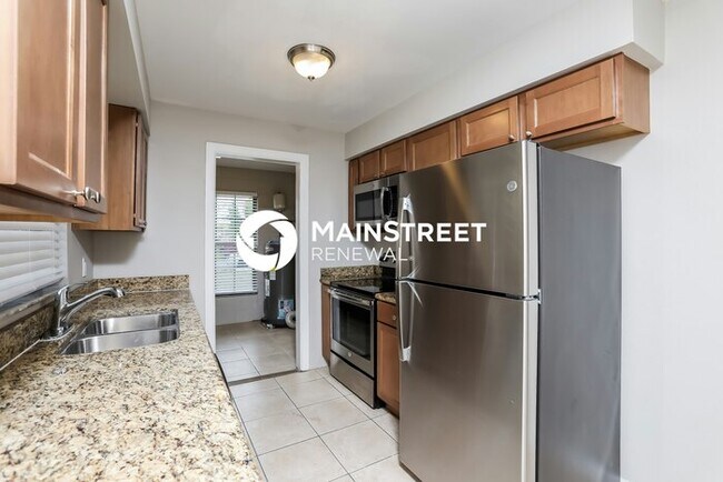 Building Photo - 3 Bedroom Pet-Friendly Home in Ocoee, FL with Main Street Renewal