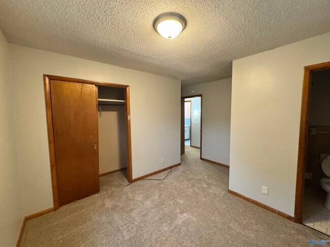 Building Photo - 3812 Melody Cir NE
