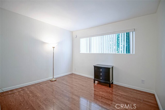 Building Photo - 4950 Louise Ave