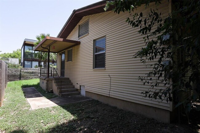 Building Photo - 5504 Avenue F
