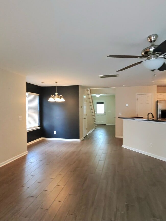 Building Photo - 105 Chardonnay Rd