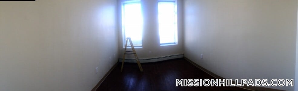 Building Photo - 13 Ruggles St