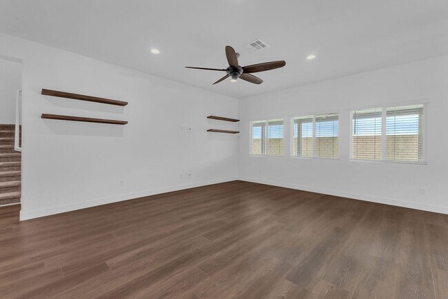 Building Photo - 83325 White Stallion Rd