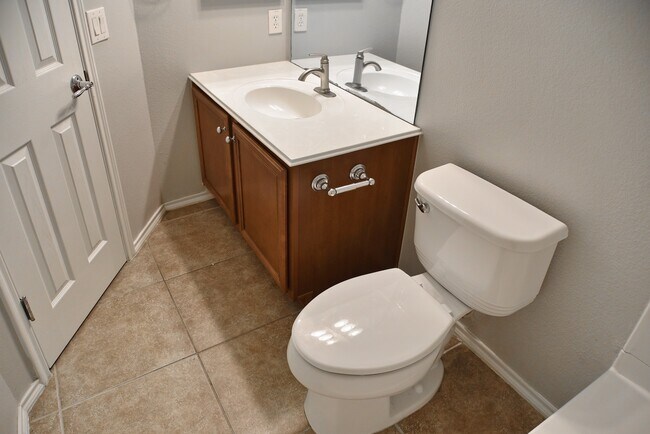 Building Photo - 13600 Breton Ridge St