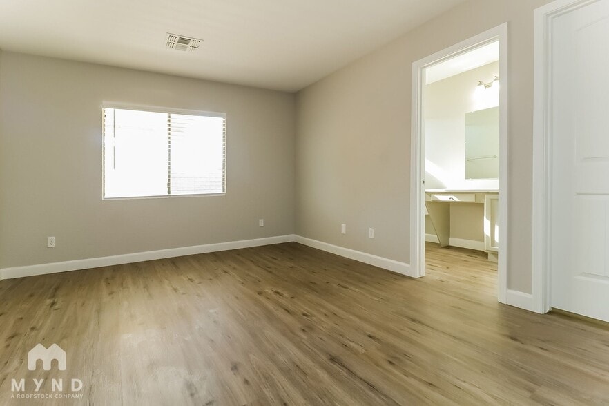 Building Photo - 12333 W Rosewood Dr