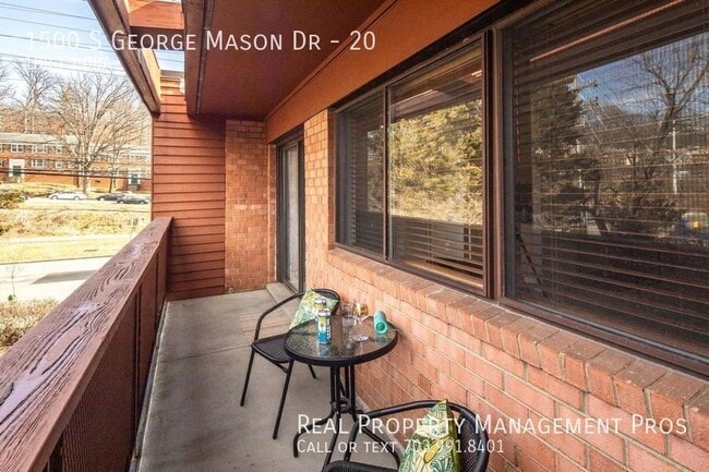Building Photo - 1500 S George Mason Dr