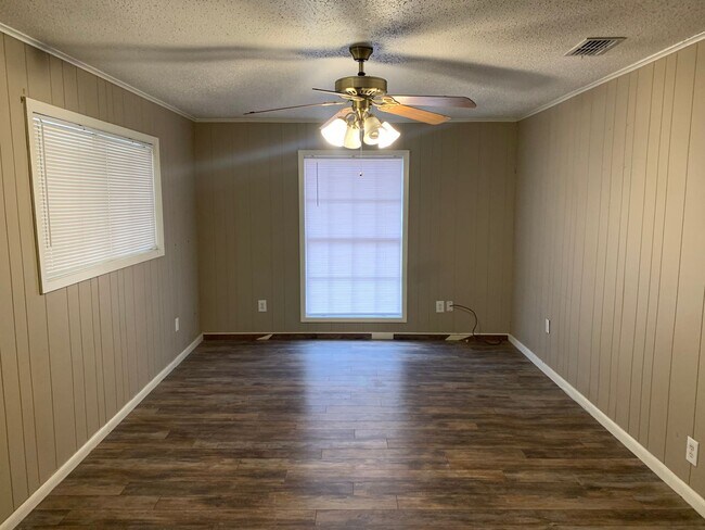 Building Photo - 3016 Burson Dr