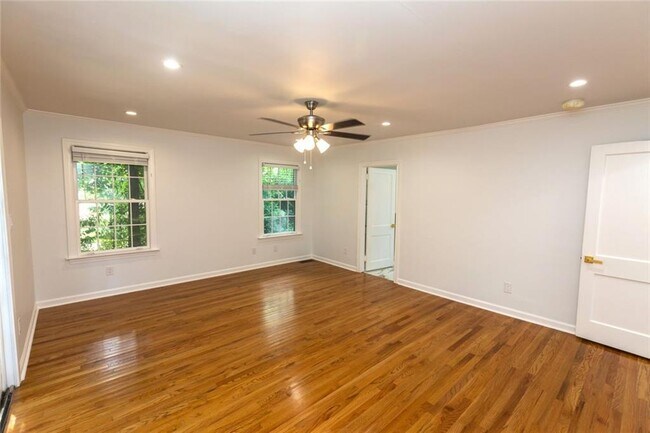 Building Photo - 1311 Roxboro Dr NE