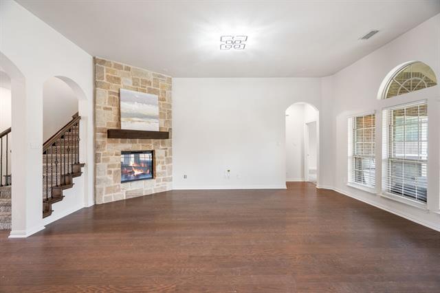 Building Photo - 112 Basswood Dr