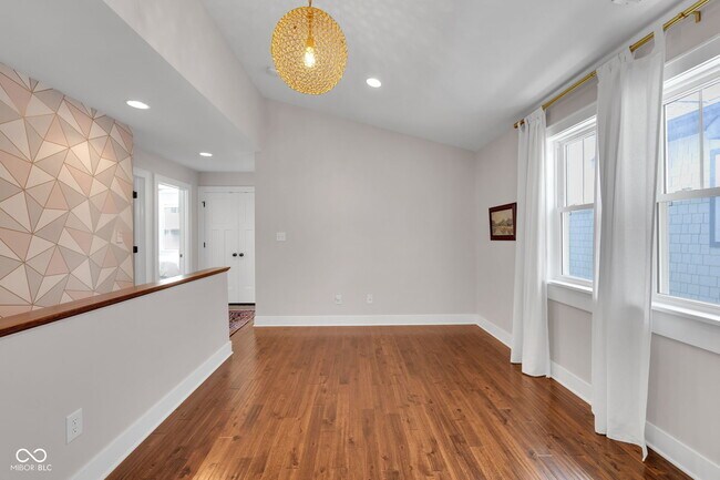 Building Photo - 5243 N Park Ave