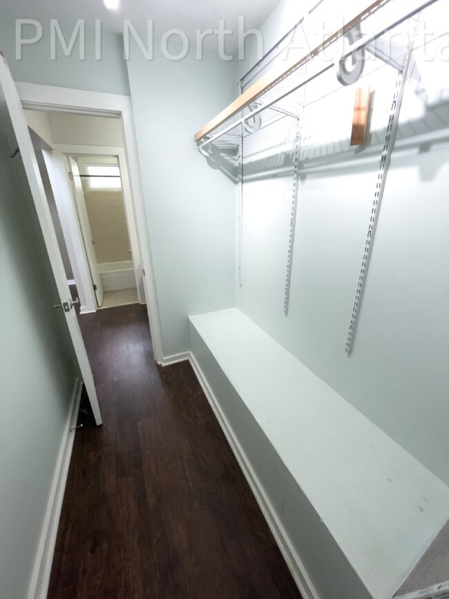 Building Photo - Pet Friendly End Unit!