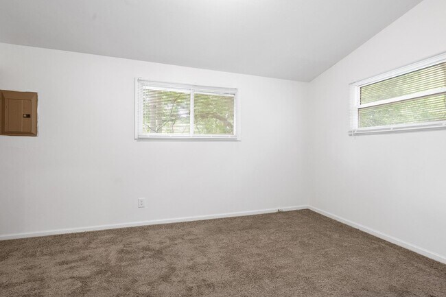 Building Photo - 3222 Athens Ave