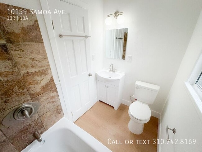 Building Photo - 10159 Samoa Ave