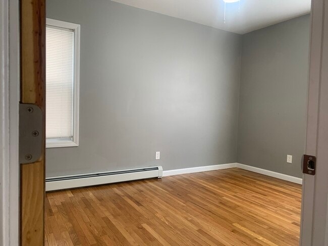 Building Photo - 350 US-1