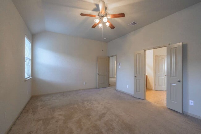 Building Photo - Charming home in Pearland!