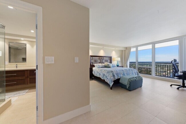 Building Photo - 4280 Galt Ocean Dr