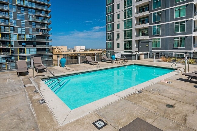 Building Photo - One Bedroom in Heart of Little Italy!