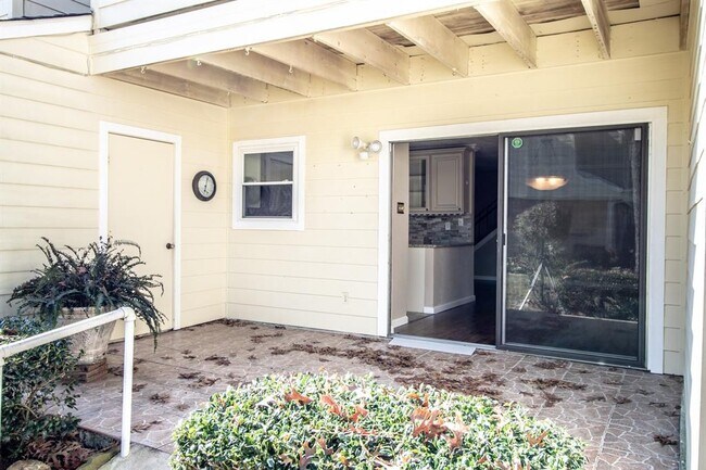 Building Photo - 14515 Wunderlich Dr