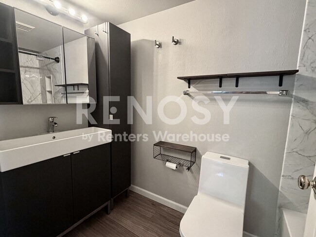 Building Photo - Your new 3 Bed 2 Bath home is waiting for you on Trenton St.