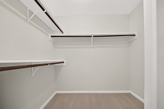 Building Photo - 10383 Briar Forest Dr