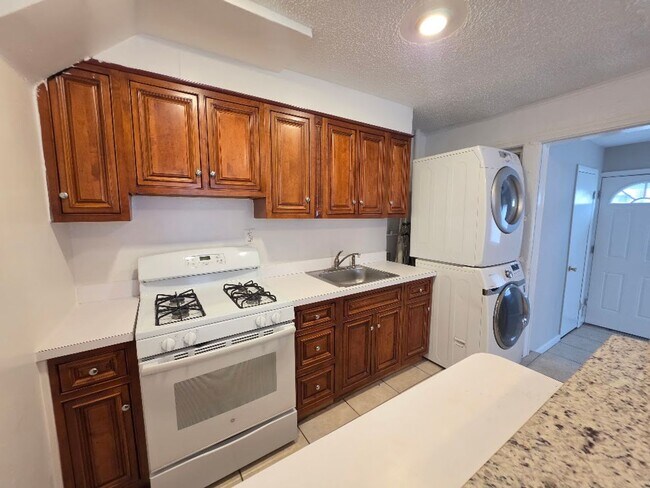 Building Photo - 3311 Clay Pl NE