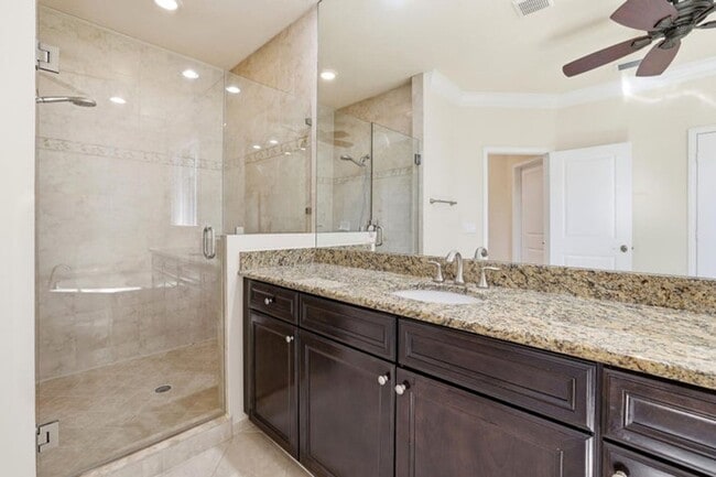 Building Photo - 148 NW Emerson Pl