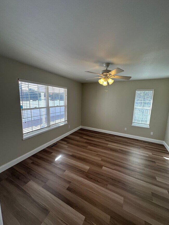 Building Photo - Amazing 4 Bedroom House in Ft. Collins!