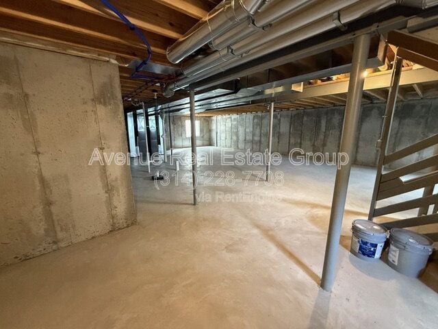 Building Photo - 713 Crested Pt Dr