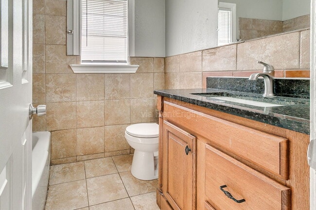 Building Photo - 820 NE 81st St