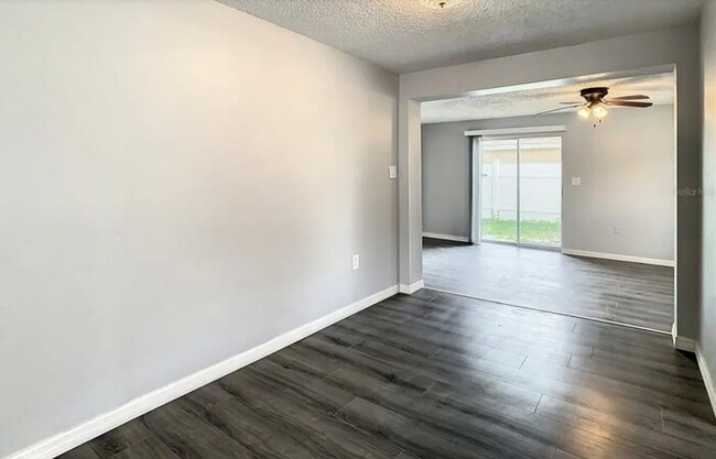 Building Photo - NEWLY RENOVATED Home For Rent in Tampa!