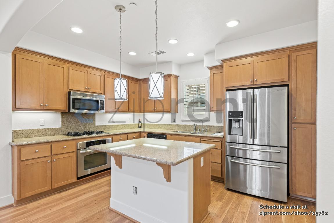 Building Photo - 4 Muller Pl