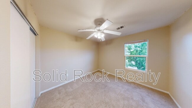 Building Photo - 4960 Universal Heights