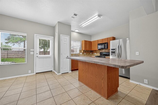Building Photo - 16854 Pine Castle Dr