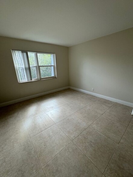 Building Photo - 3101 Oakland Shores Dr