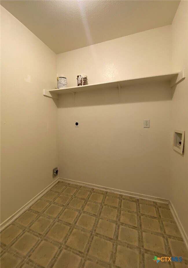 Building Photo - 4603 Hudson Dr