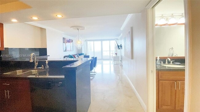 Building Photo - 1717 N Bayshore Dr