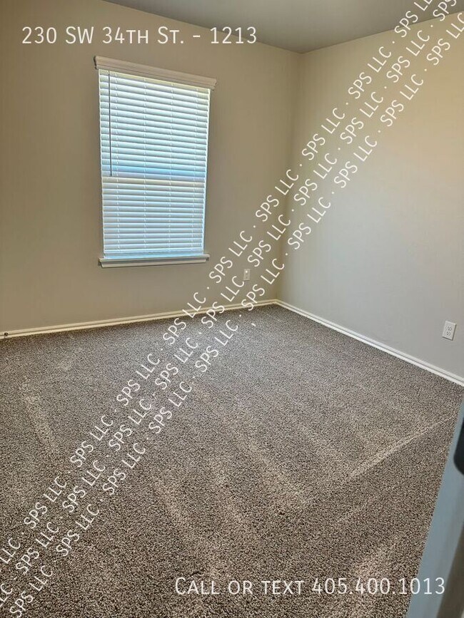 Building Photo - 230 SW 34th St