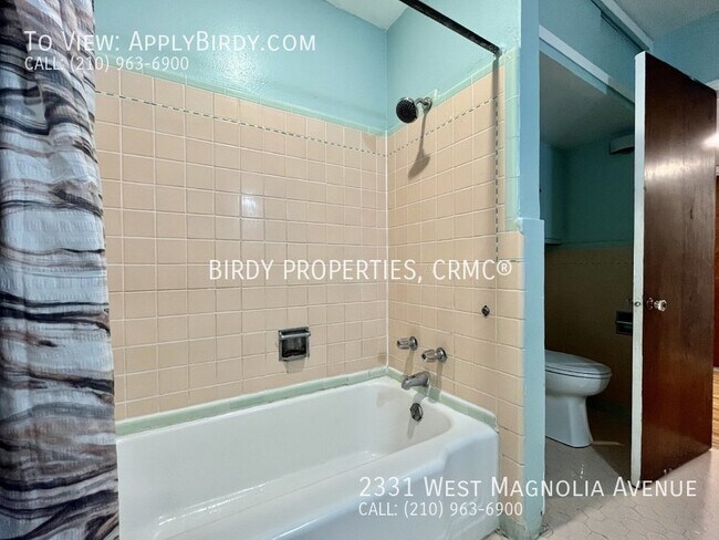 Building Photo - **3 Bed, 2 Bath Home with Detached Garage/...