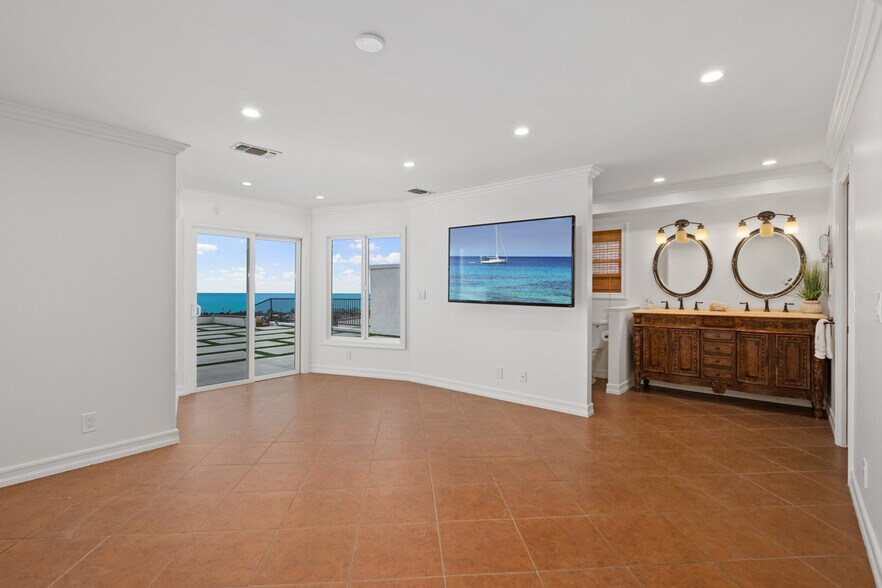 Building Photo - 4013 Via Manzana