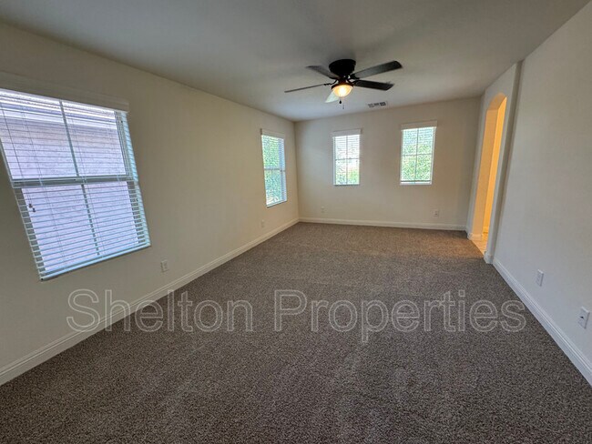 Building Photo - 20901 W Maiden Ln
