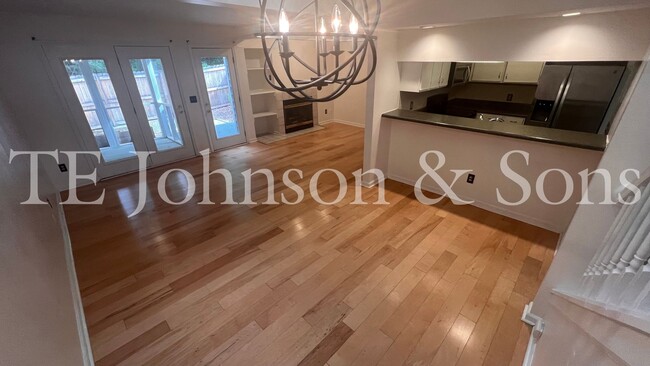 Building Photo - Deerfield Townhome Community 3 bed 3 baths