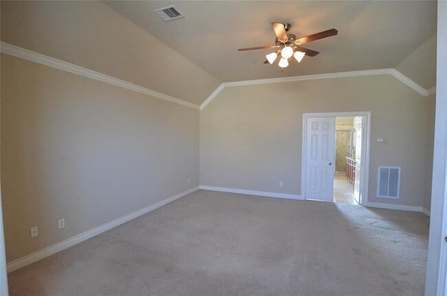 Building Photo - 9006 Harbor Hills Dr