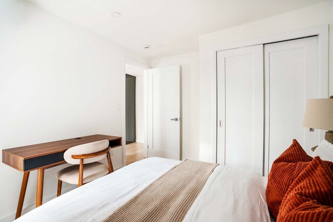 Building Photo - 335 E 22nd St