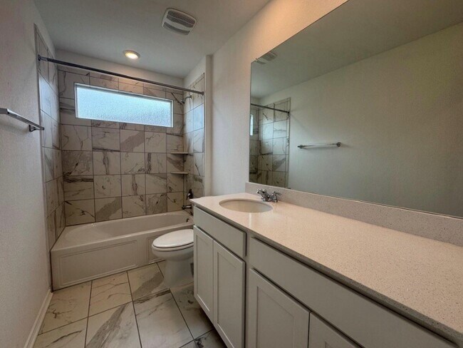 Building Photo - 208 Otter Rd