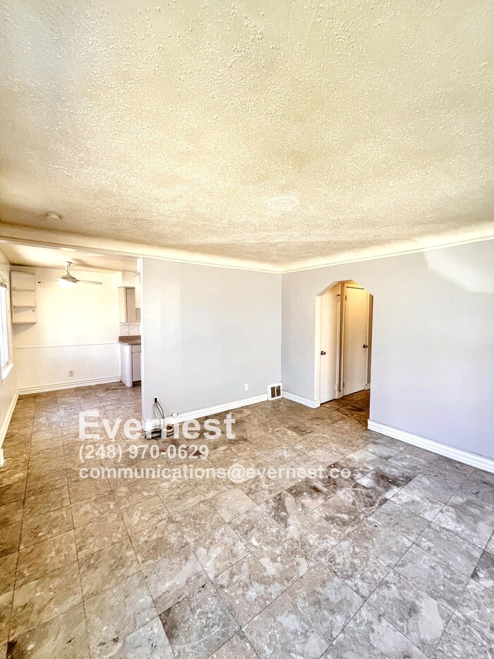 Building Photo - 6901 Heyden St