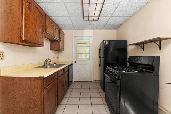 Building Photo - 1210 Blaine Dr