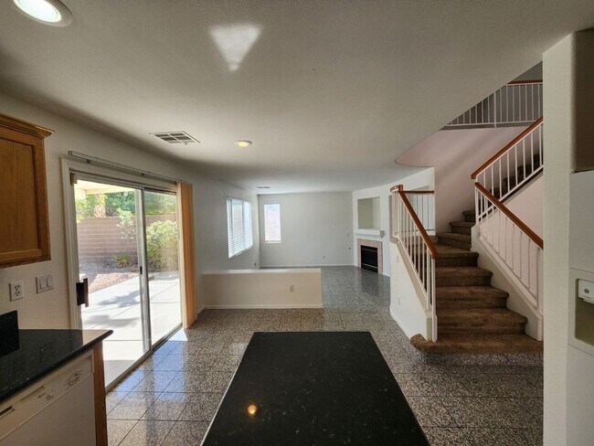 Building Photo - Stunning Five Bedroom home in Shadow Hills.