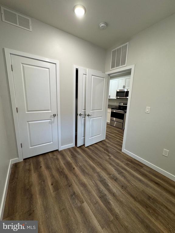 Building Photo - 707 N 40th St